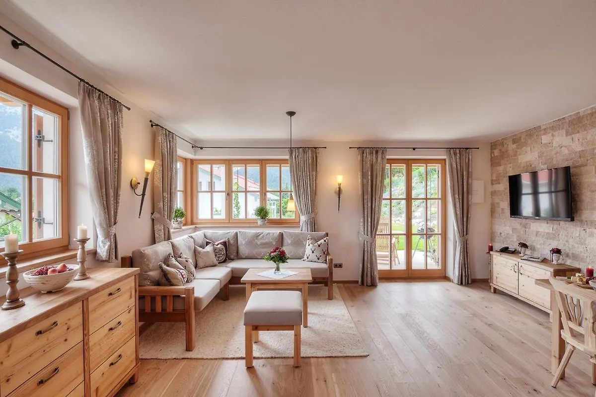 Apartment Ferienwohnungen Im Rosengarten Inkl. Chiemgaukarte Ruhpolding Germany