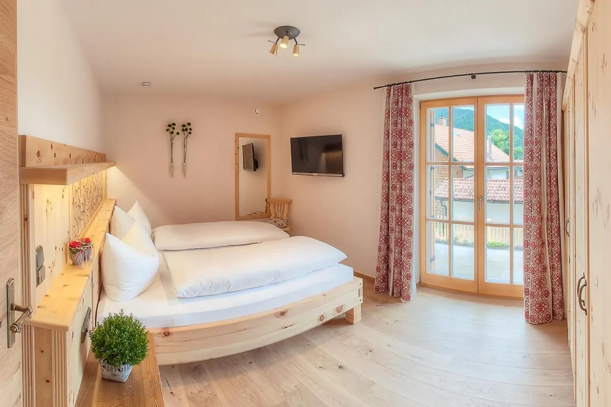 Apartment Ferienwohnungen Im Rosengarten Inkl. Chiemgaukarte Ruhpolding