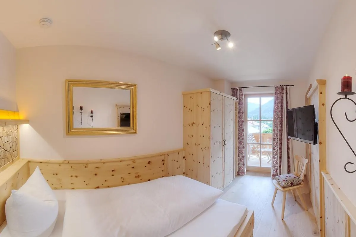 Apartment Ferienwohnungen Im Rosengarten Inkl. Chiemgaukarte Ruhpolding